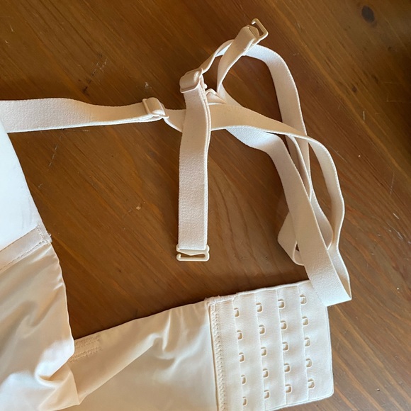 Gap strapless bra 36D - Picture 2 of 3
